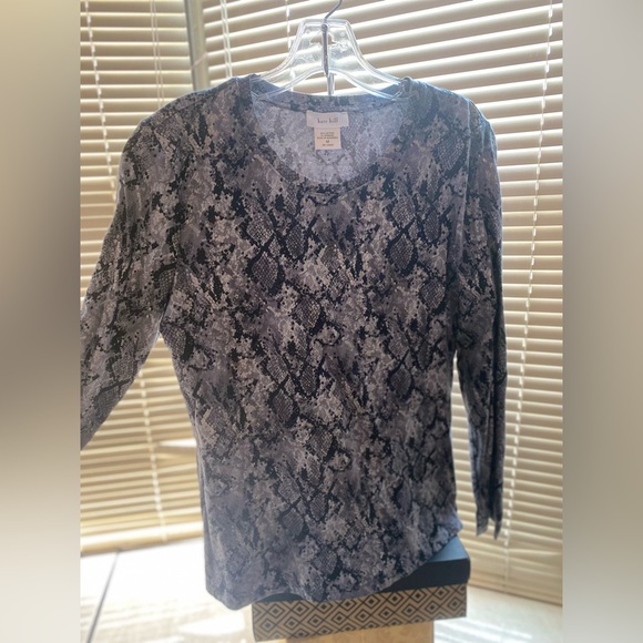 3 Tops bundle!! - Picture 5 of 10